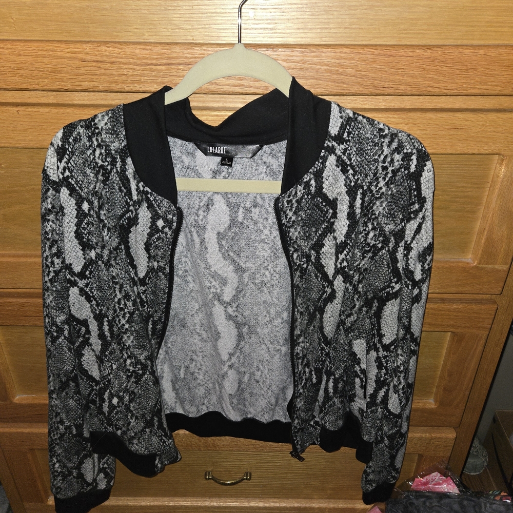 LuLaRoe Black and Gray Patterned Bomber Jacket